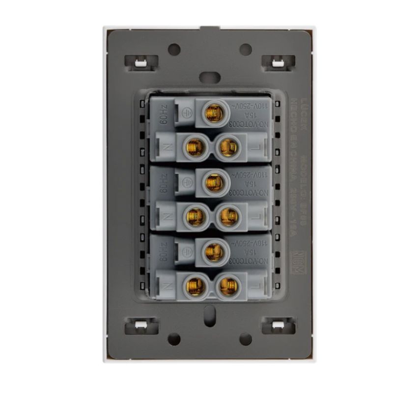 LCK -  PLACA PLANA CON 3 CONTACTOS DE 1 MÓDULO FLAT PLATA